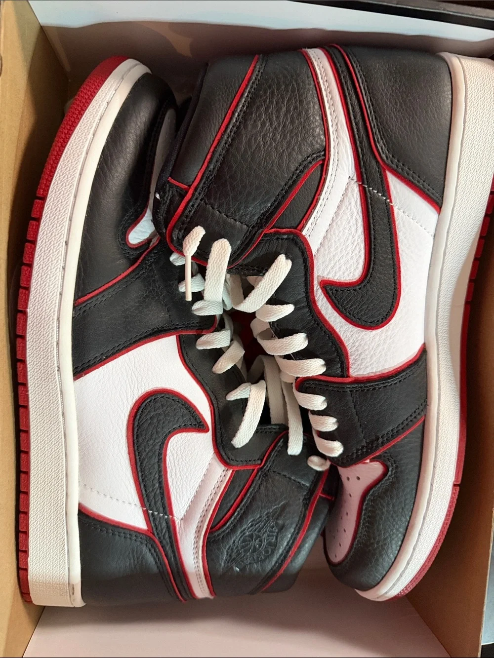 Retro Jordan 1 OG Bloodline